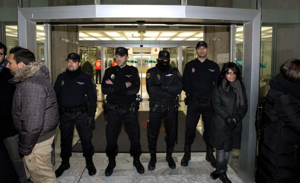 El Gobierno valenciano apaga Canal 9. (EFE)