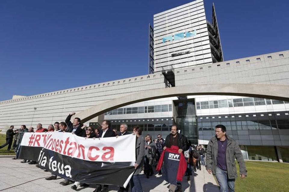 Protesta ante la sede de RTVV.