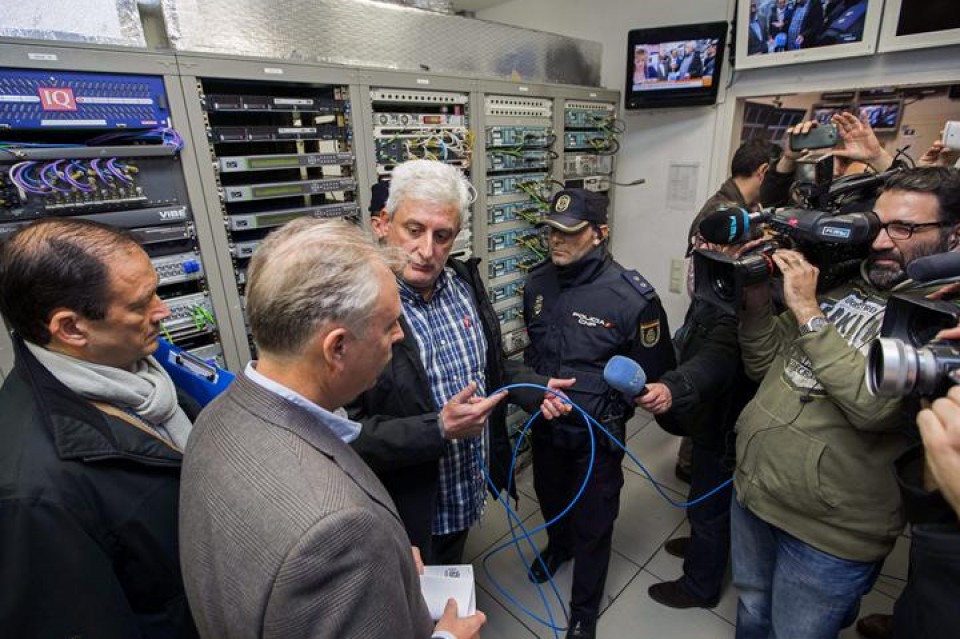 El Gobierno valenciano apaga Canal 9. (EFE)