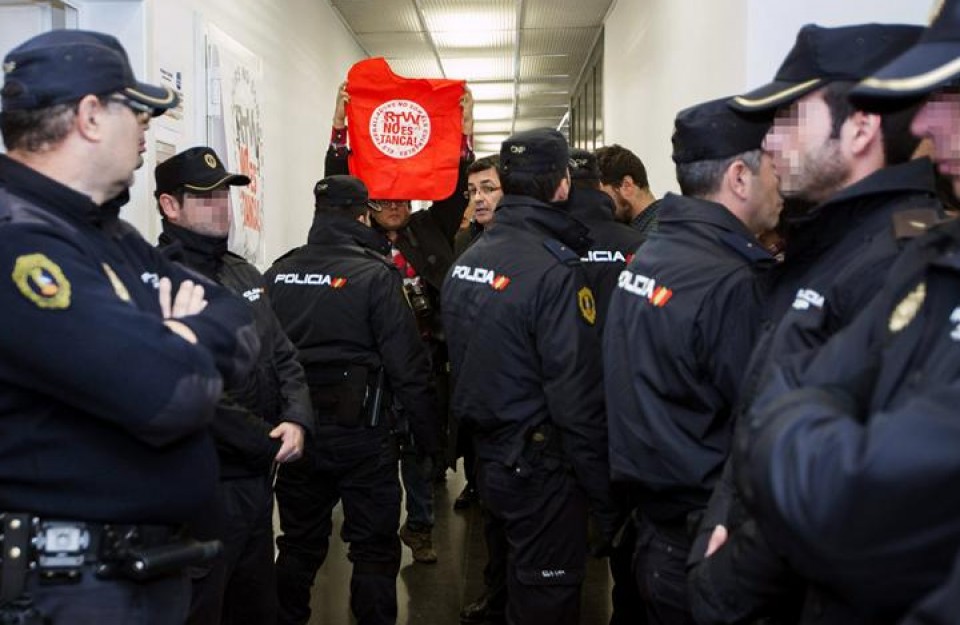 El Gobierno valenciano apaga Canal 9. (EFE)