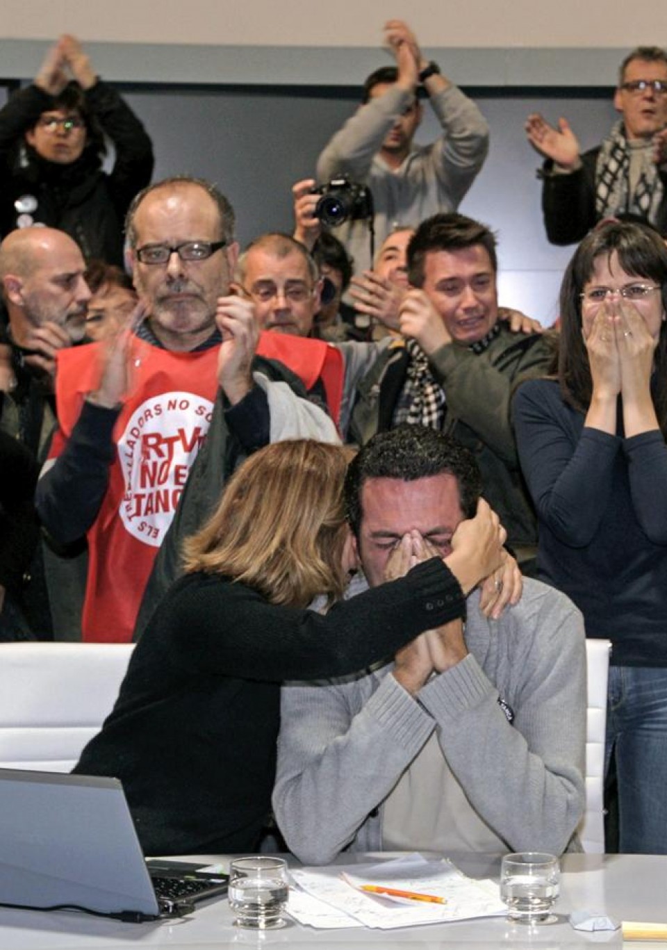 El Gobierno valenciano apaga Canal 9. (EFE)