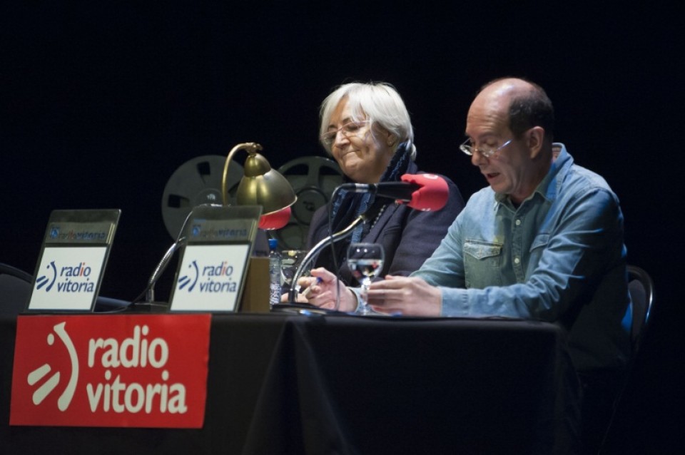 Jeni Prieto y Pedro Espinosa, presentadores de la gala 