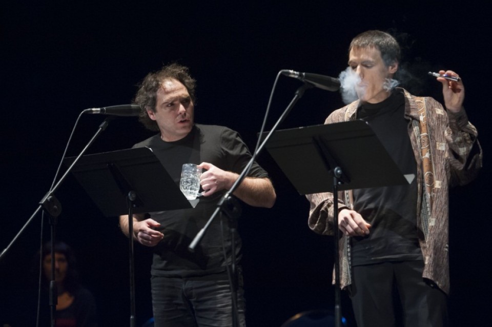 Los actores Javier Fernández Landaluce y Unai Sáez en 'With a Little...