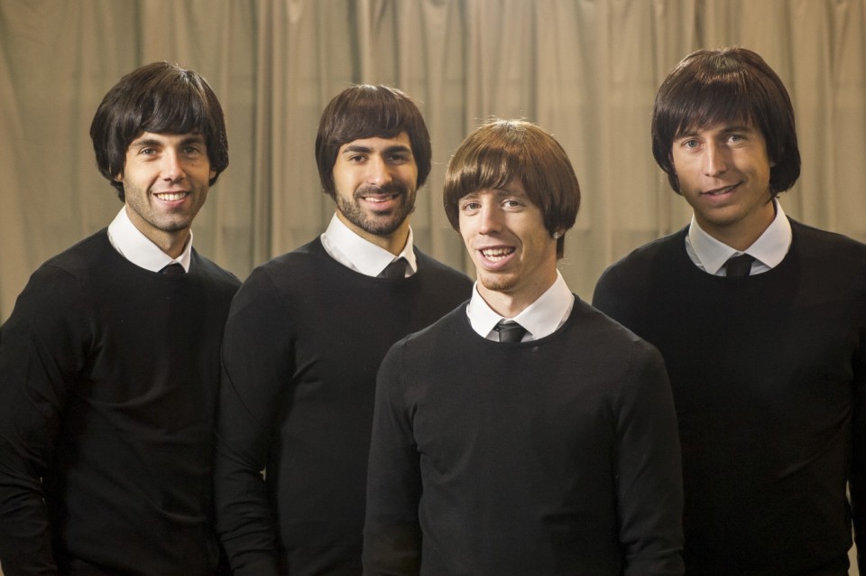 Athleticeko jokalariak Beatles bihurtuta, 'Euskal Kantuen Gaua 2013'n. (EiTB)