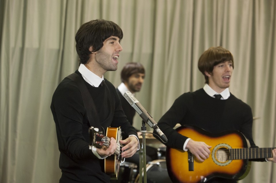 Athleticeko jokalariak Beatles bihurtuta, 'Euskal Kantuen Gaua 2013'n. (EiTB)