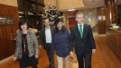 El lehendakari Iñigo Urkullu, junto a su mujer, Maite Iturbe y Pello Sarasola, a su llegada a los estudios de EiTB en Donostia-San Sebastián. (Foto: EiTB) title=