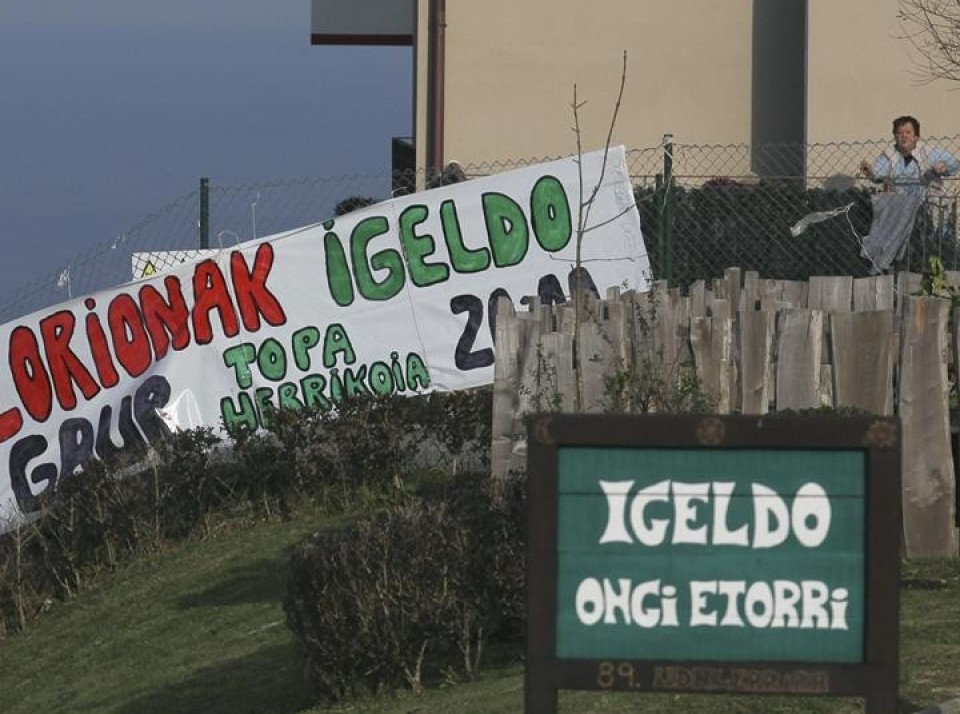 Un cartel a favor de la desanexión de Igeldo, en 2013.