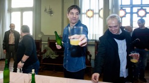 Argazkiak: Txotx 2014, Hernaniko sagardo denboraldiaren irekiera, Kontrako Eztarria saioko kideekin