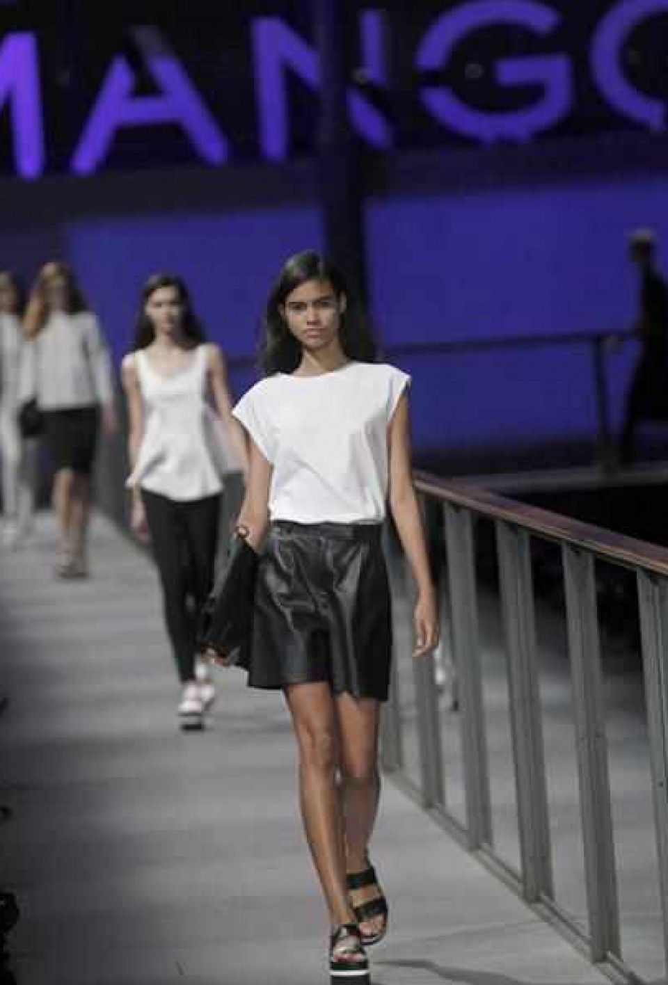 080 Barcelona 2014: Foto del desfile de Mango. Foto: EFE