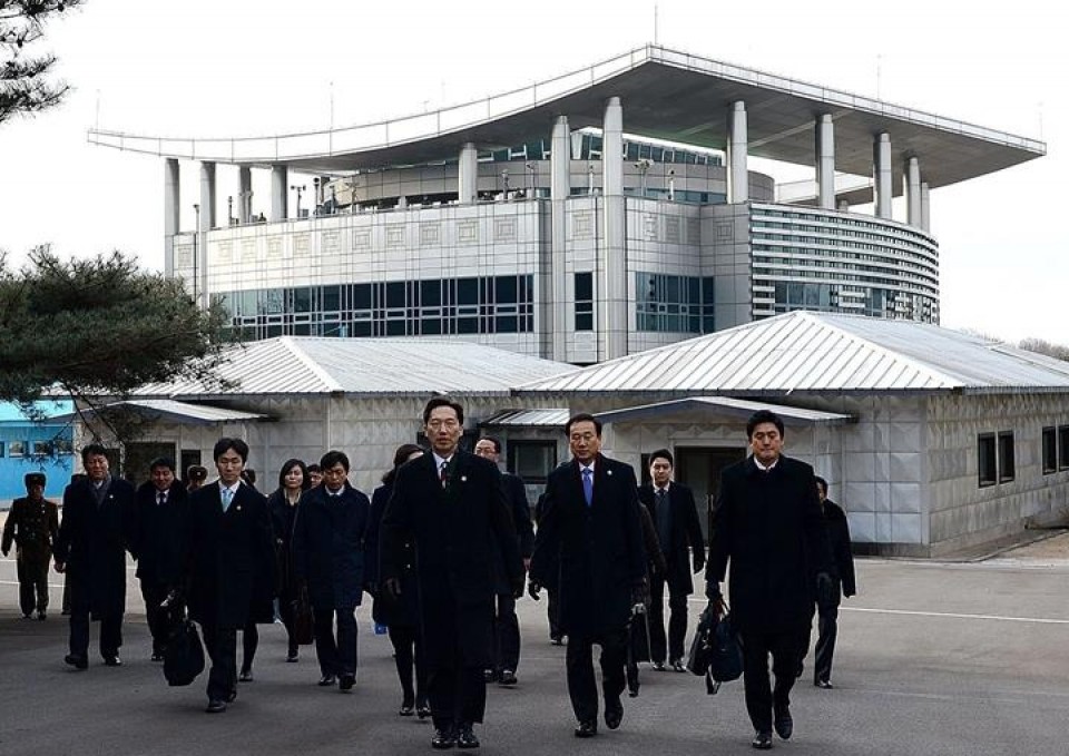 Delegados de Corea del Sur, antes de reunirse con el Norte. Foto: EFE