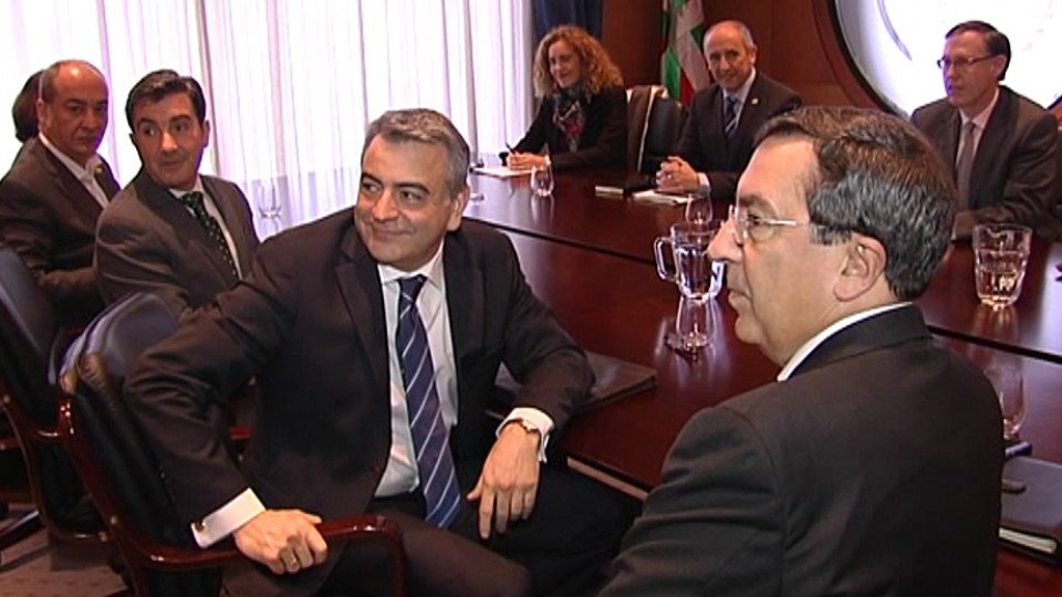 Los diputados generales, en el Consejo Vasco de Finanzas. Foto: EiTB