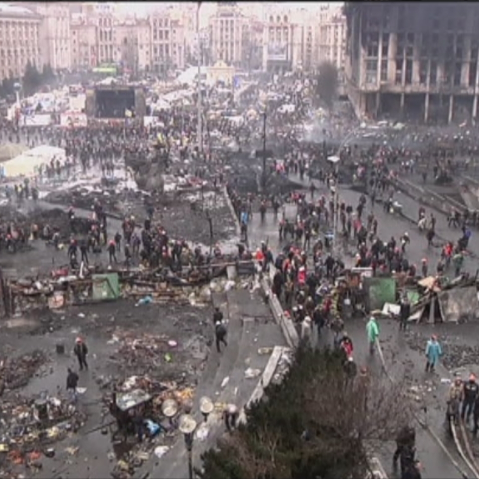 Incendios en la Plaza de la Independencia (Maidán) de Kiev esta madrugada. EFE