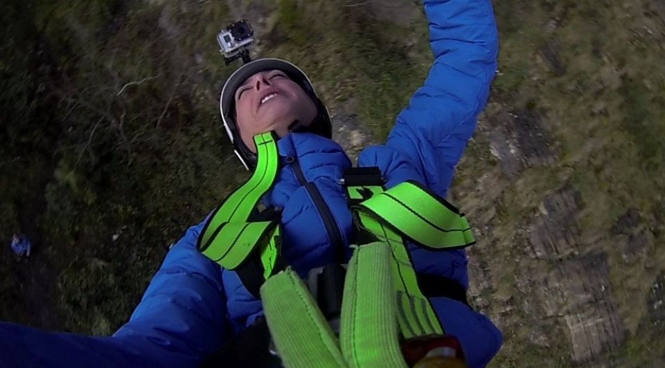 Sara Gandara jauzi egiten, "Txikon Xtreme"n.