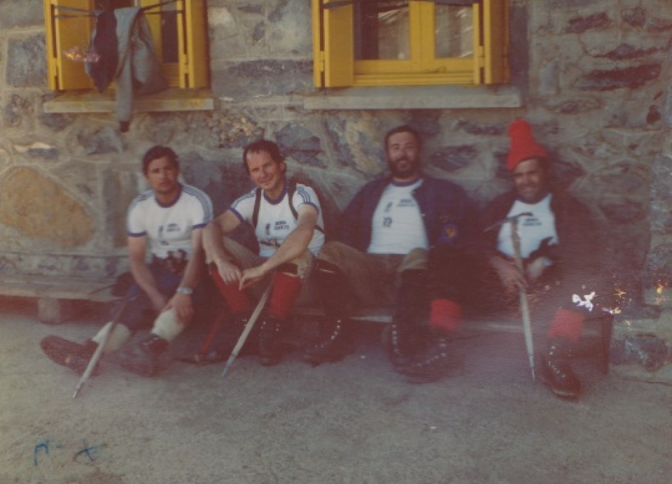 Monte Perdido, Aragoi (1980). Ezkerretik hasita: Txomin Ozerinjauregi, Juan Mari Atutxa, Patxo Iturrate eta Jose Luis Lejarreta