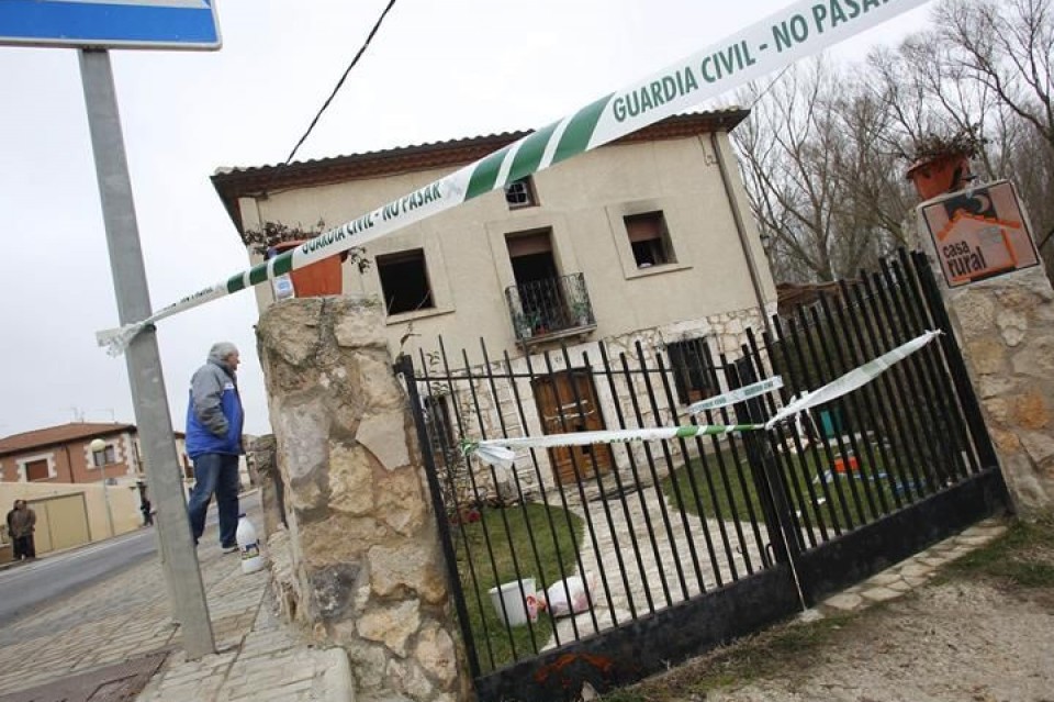 6 personas de una misma familia fallecieron ayer en un incendio en Burgos. Foto: EFE