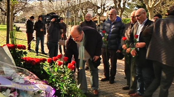 Homenaje a Fernando Buesa y Jorge Díaz, hoy en Vitoria. Foto: EITB