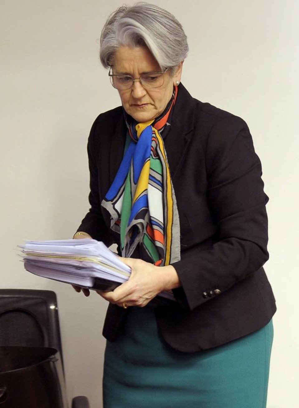 La consejera Lourdes Goicoechea comparace en la comisión de investigación. Foto: EFE