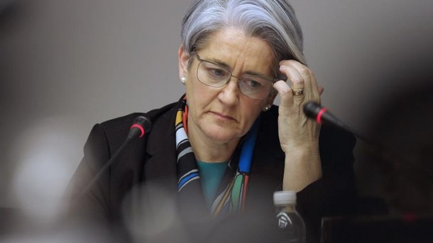 La consejera Lourdes Goicoechea comparace en la comisión de investigación. Foto: EFE