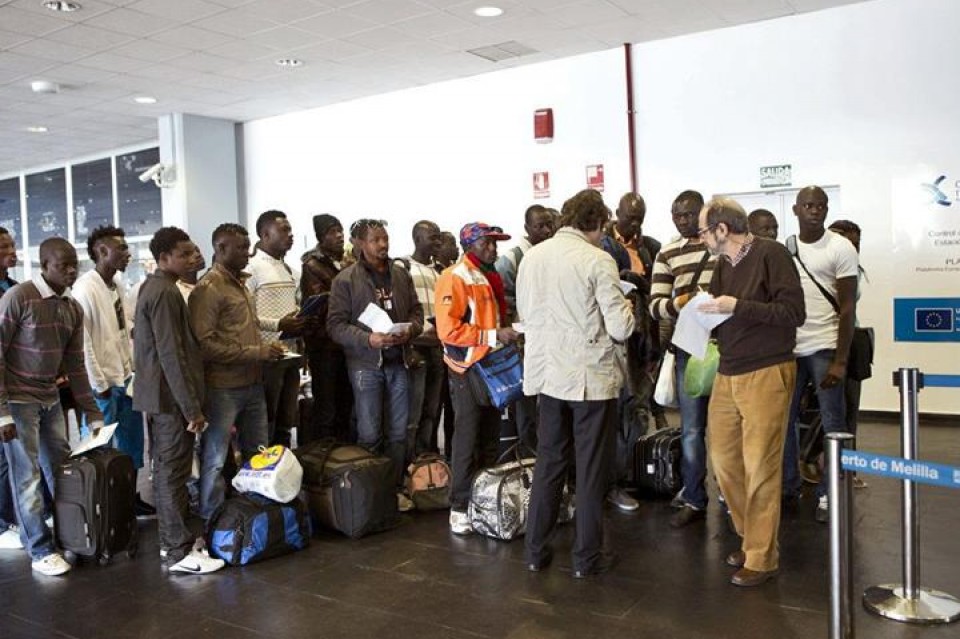 Más de 210 subsaharianos logran saltar la valla y entrar en Melilla