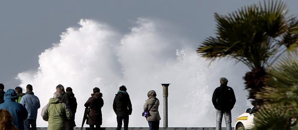 Alerta amarilla en la costa vasca por olas de más dos metros