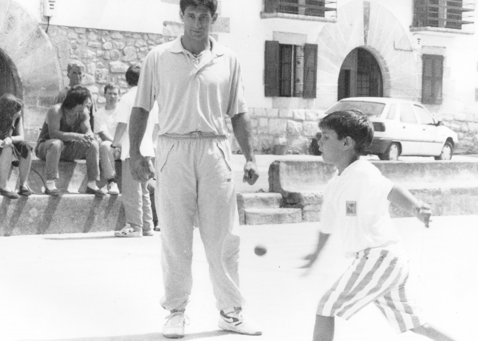 Julian, Julen semarekin. Eratsungo frontoia, 1991