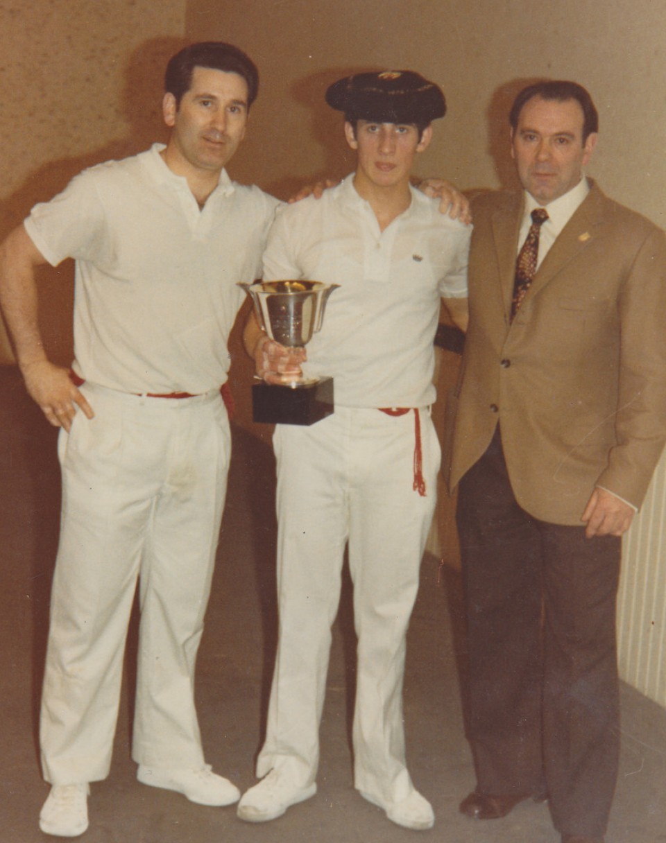 Juan Inazio Retegi, Julian eta Martin Ezkurra. 1975ean Bigarren Mailako txapeldun