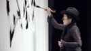 Yoko Ono realiza la performance 'Pintura de Accion' en el Guggenheim