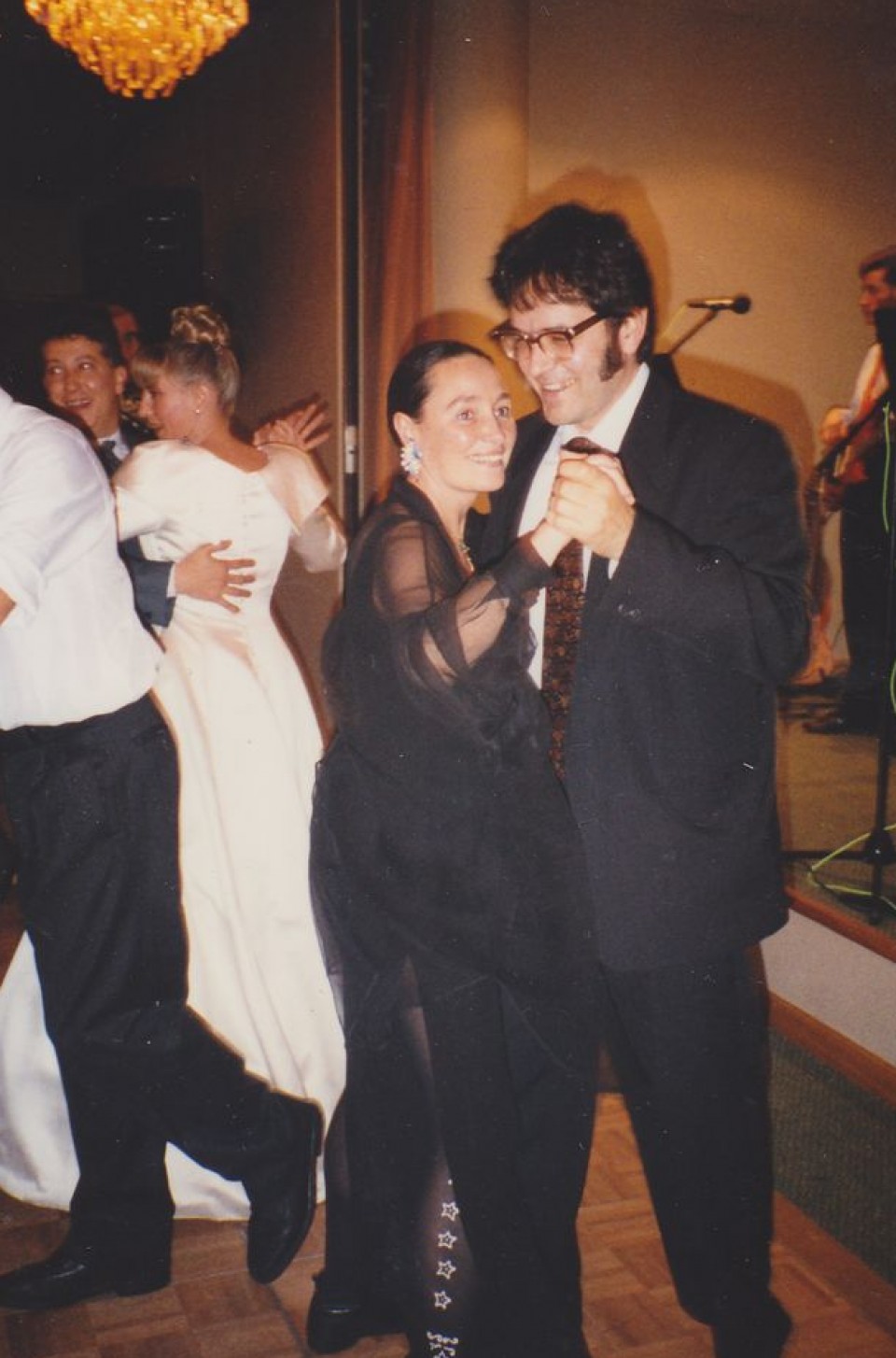 Ruper Ordirika lehengusuarekin ezkontza batean.