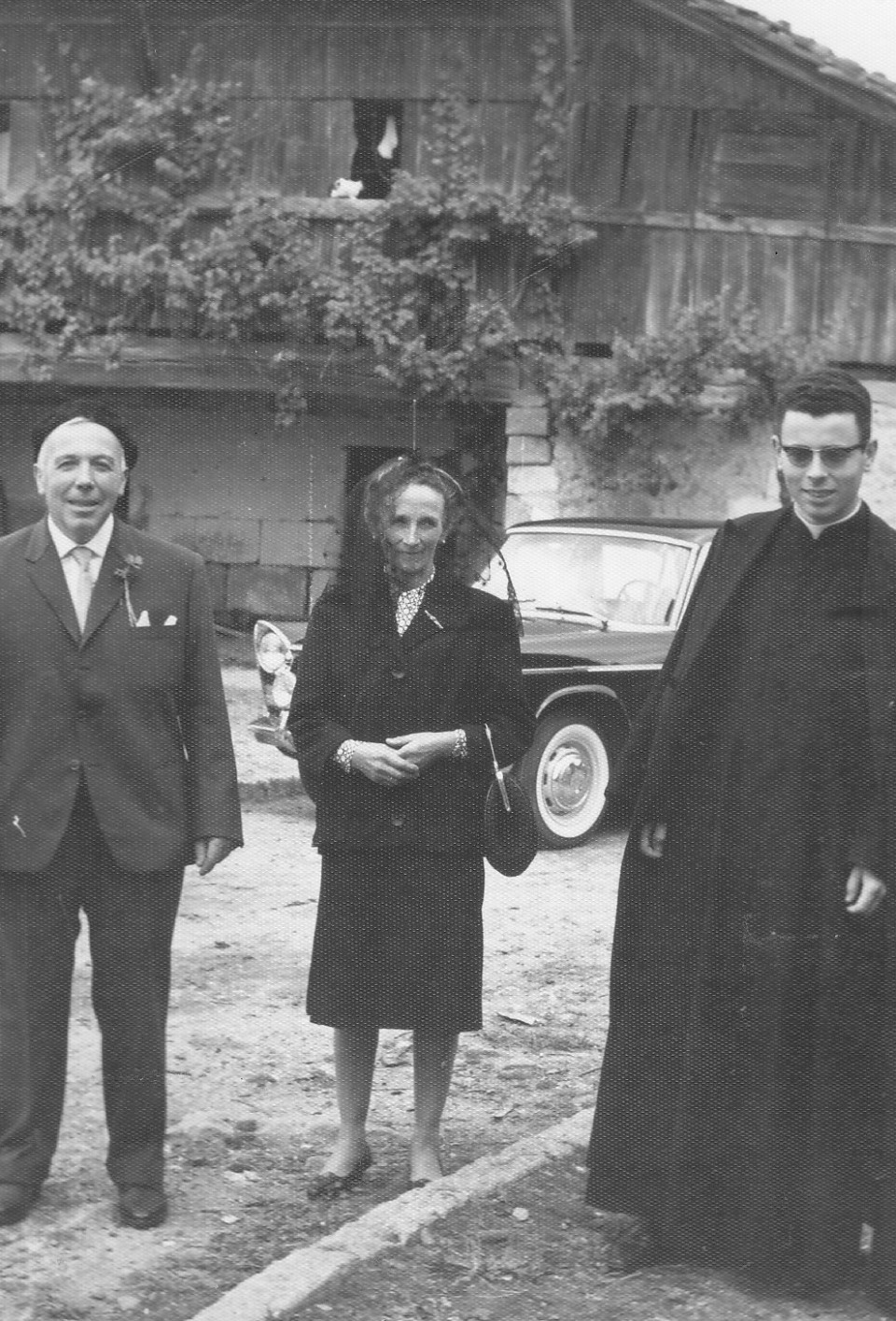 Gurasoekin Etxanoko plazan, meza berri eguenean, 1965