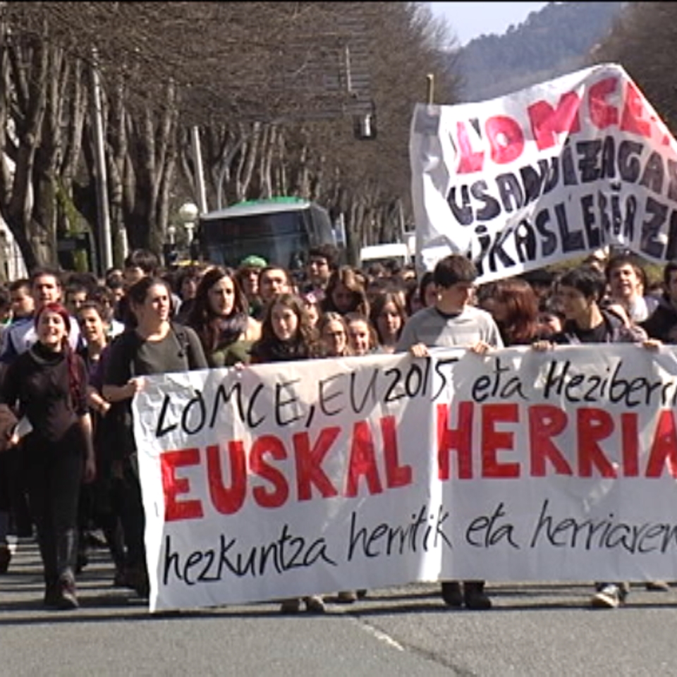 Manifestaciones contra la LOMCE en las capitales vascas      