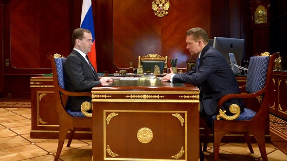 Medvedev eta Miller -Gazpromeko presidentea- aurreko martxoan, bilduta. Irudia: Errusiako Gobernua