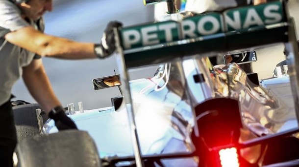 Pole para Rosberg