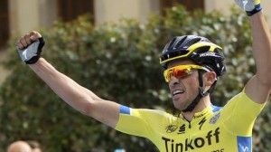 Alberto Contador gana la primera etapa. Foto: EFE