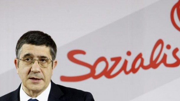 'PSOE errepublikanoa da, baina Koroarekin konpromisoa hartu zuen'