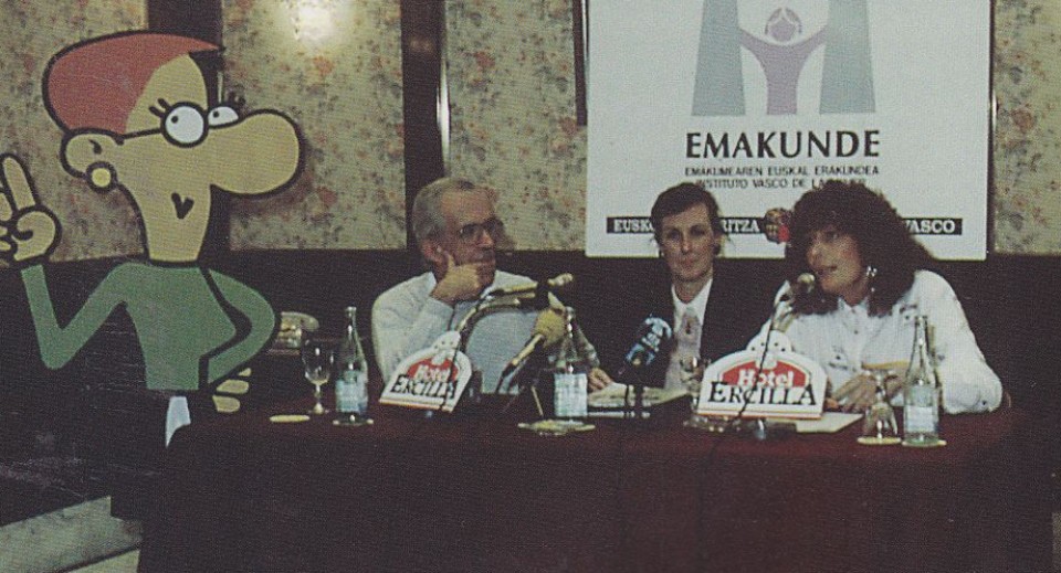 Jose Luis Forges eta Itziar Fernandez Mendizabalekin Sorkunde pertsonaiaren aurkezpenean, Bilboko Ercilla hotelean. 1991.