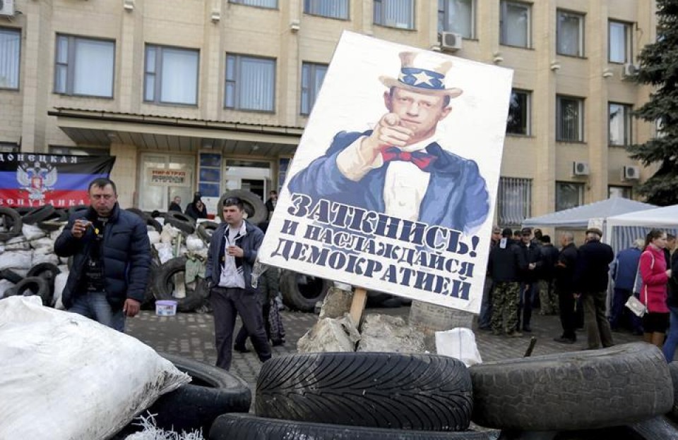 Los prorrusos siguen asaltando edificios públicos en Ucrania