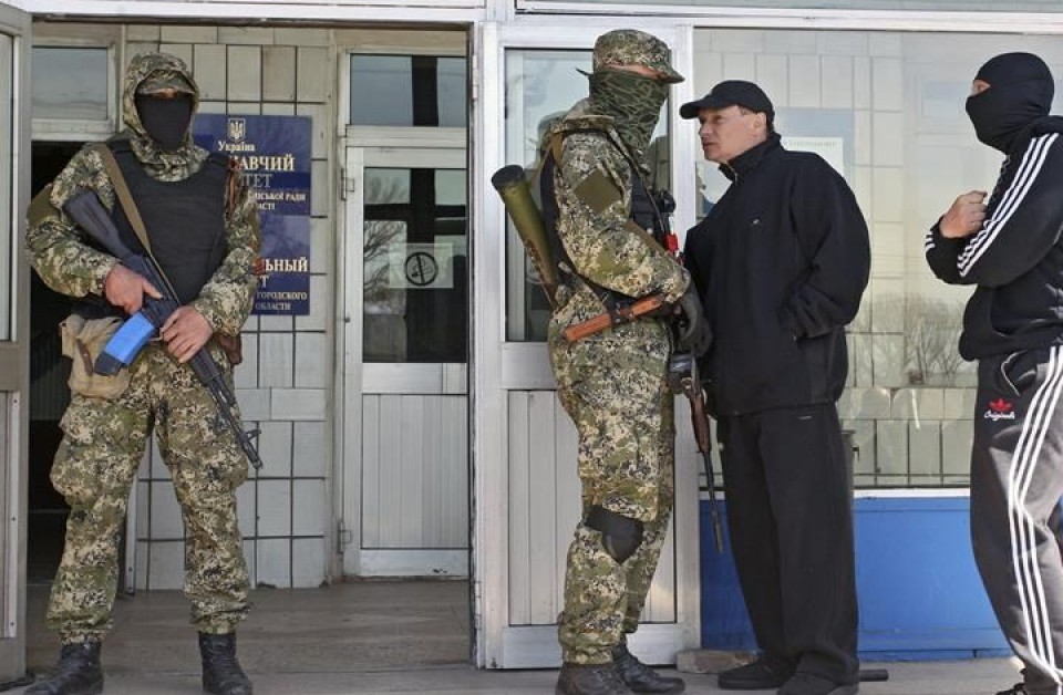 Militantes prorrusos armados en Konstantinovka (este de Ucrania). Foto: EFE