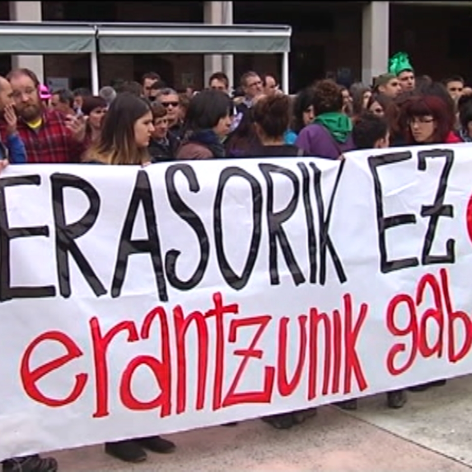 Protestas contra las violaciones de Txantrea. Foto: EITB