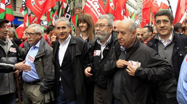 Representantes políticos y sindicales en la manifestación de Bilbao.