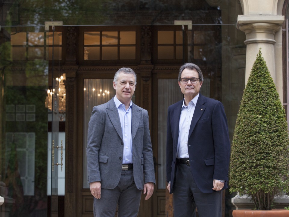 Iñigo Urkullu y Artur Mas, ayer en Ajuria Enea. Foto: Gobierno Vasco