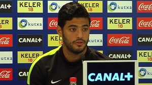 Vela negocia con la Real sin descartar una salida