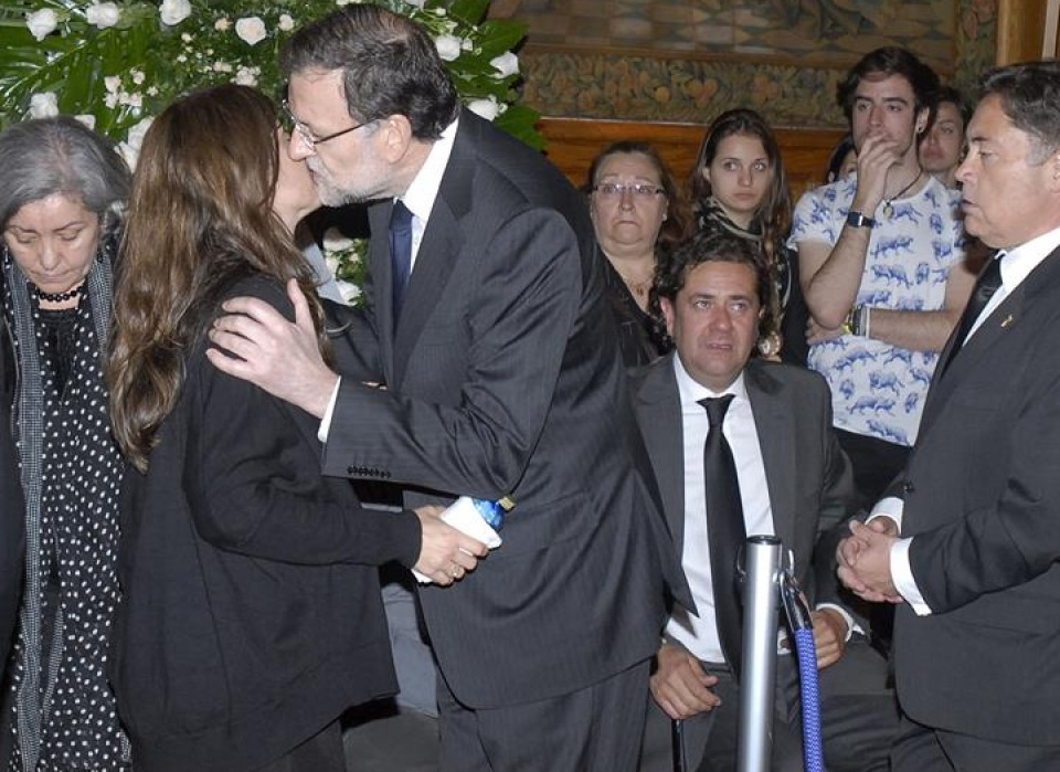 Rajoy, en la capilla ardiente de Isabel Carrasco. Foto: EFE