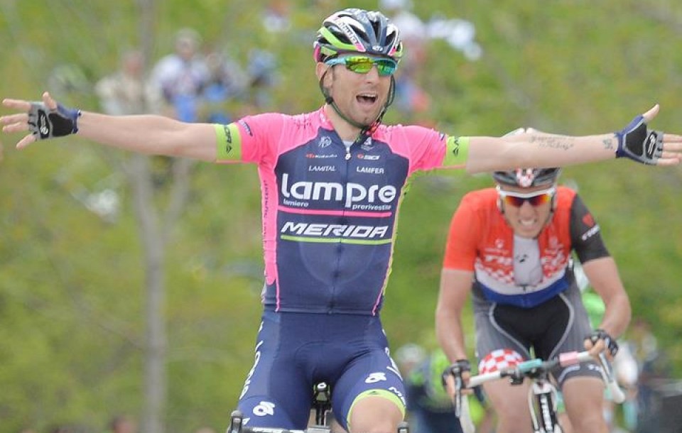 Ulissi, 8 etapako helmugan / EFE.