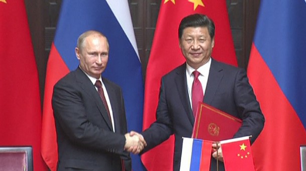 El presidente Vladimir Putin y su homólogo chino, Xi Jinping.