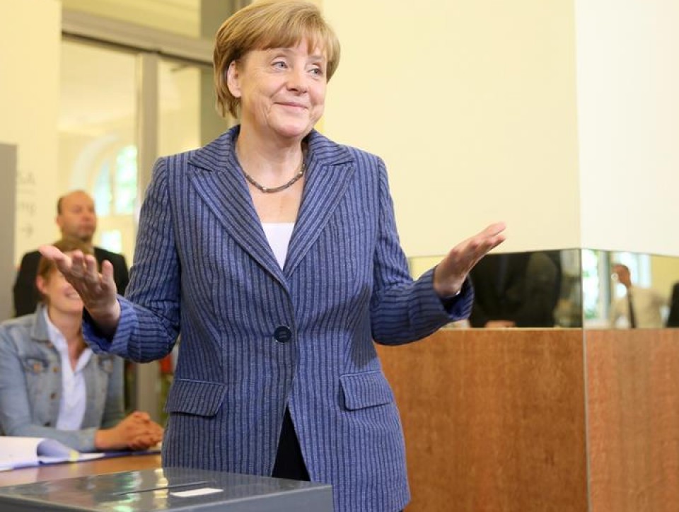 Merkel inicia en Londres los preparativos de la cumbre del G7