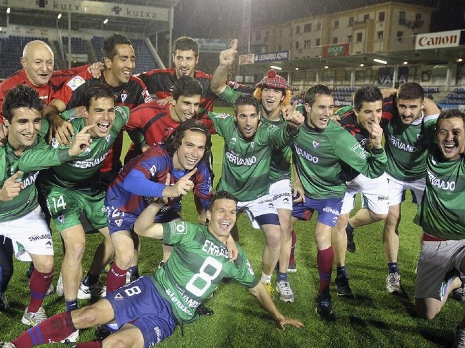 El Eibar celebra el ascenso a Primera División / EFE.