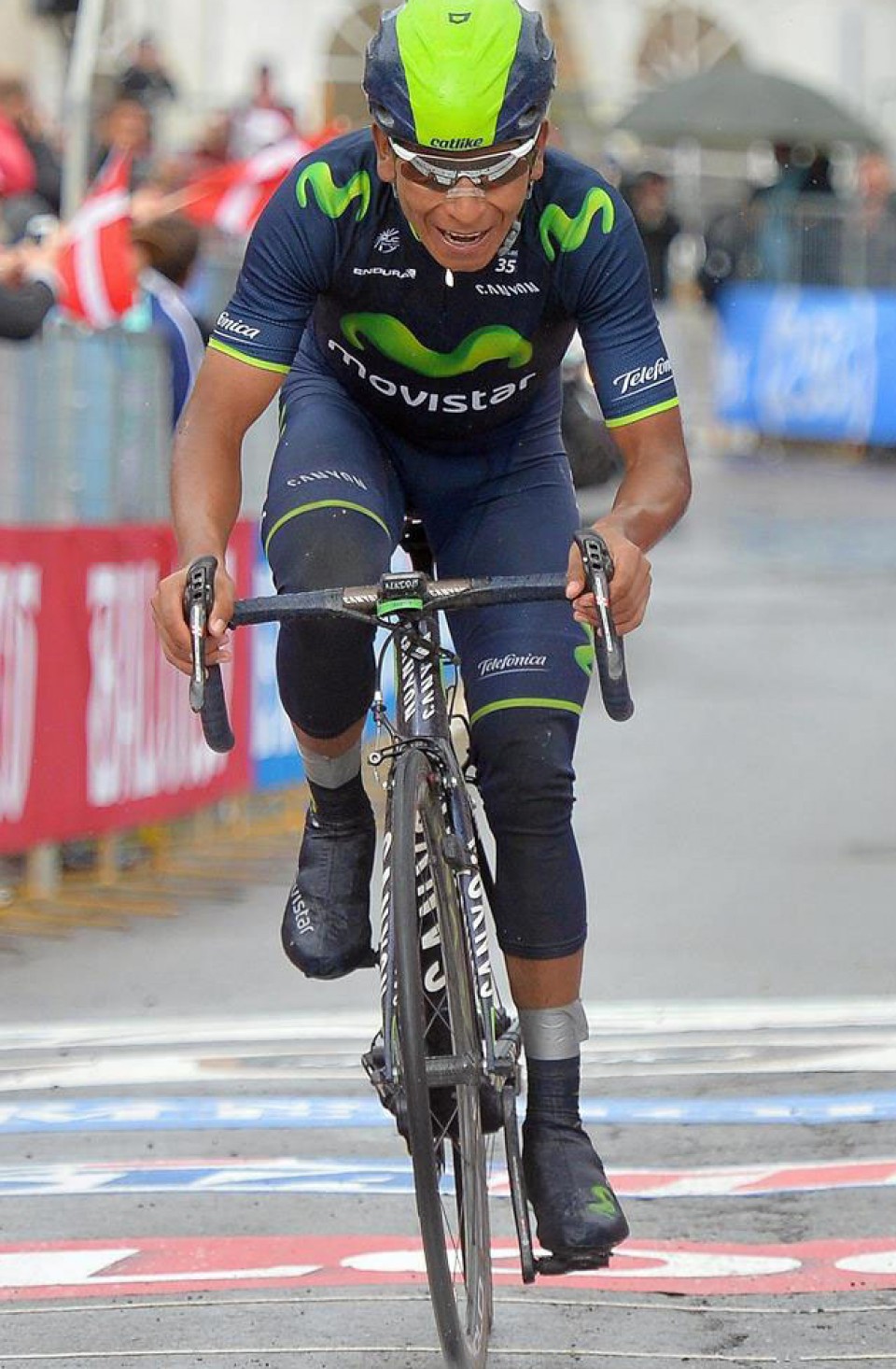 Nairo Quintanak irabazi du 16. etapa eta lidergoan kokatu da. Argazkia: EFE