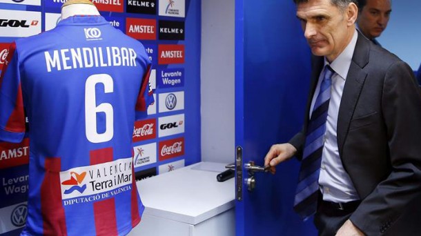 Mendilibar, en su presentación como entrenador del Levante. Foto: EFE