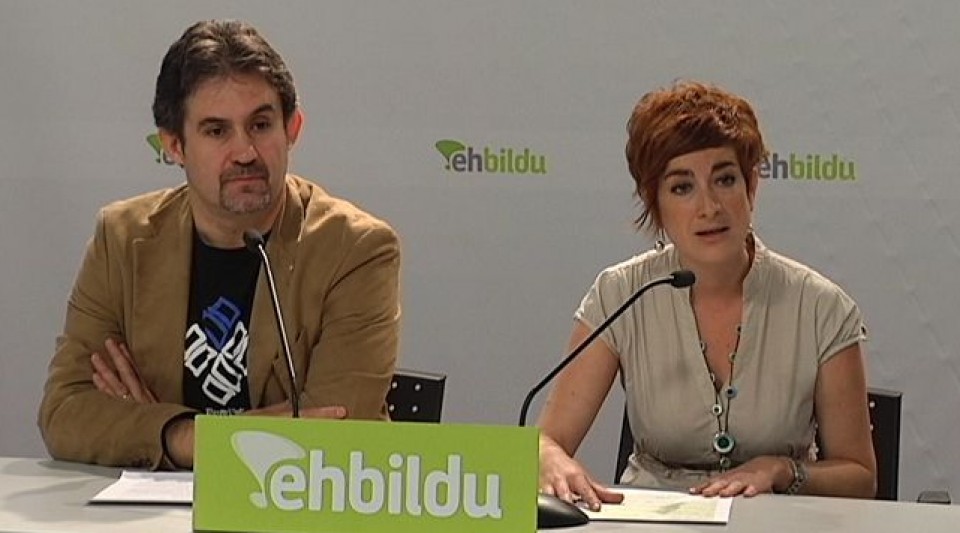 Pello Urizar y Bakartxo Ruiz, en la rueda de prensa ofrecida en Donostia. EiTB.