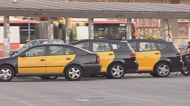 Protesta de taxistas en Barcelona por la competencia desleal de Uber